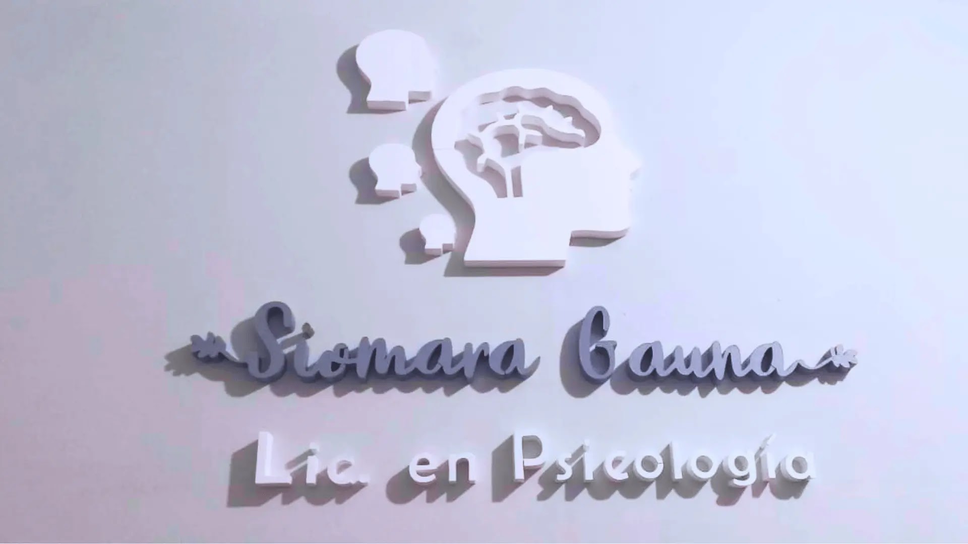 Logo en Pared del consultorio psicologico de Siomara Gauna