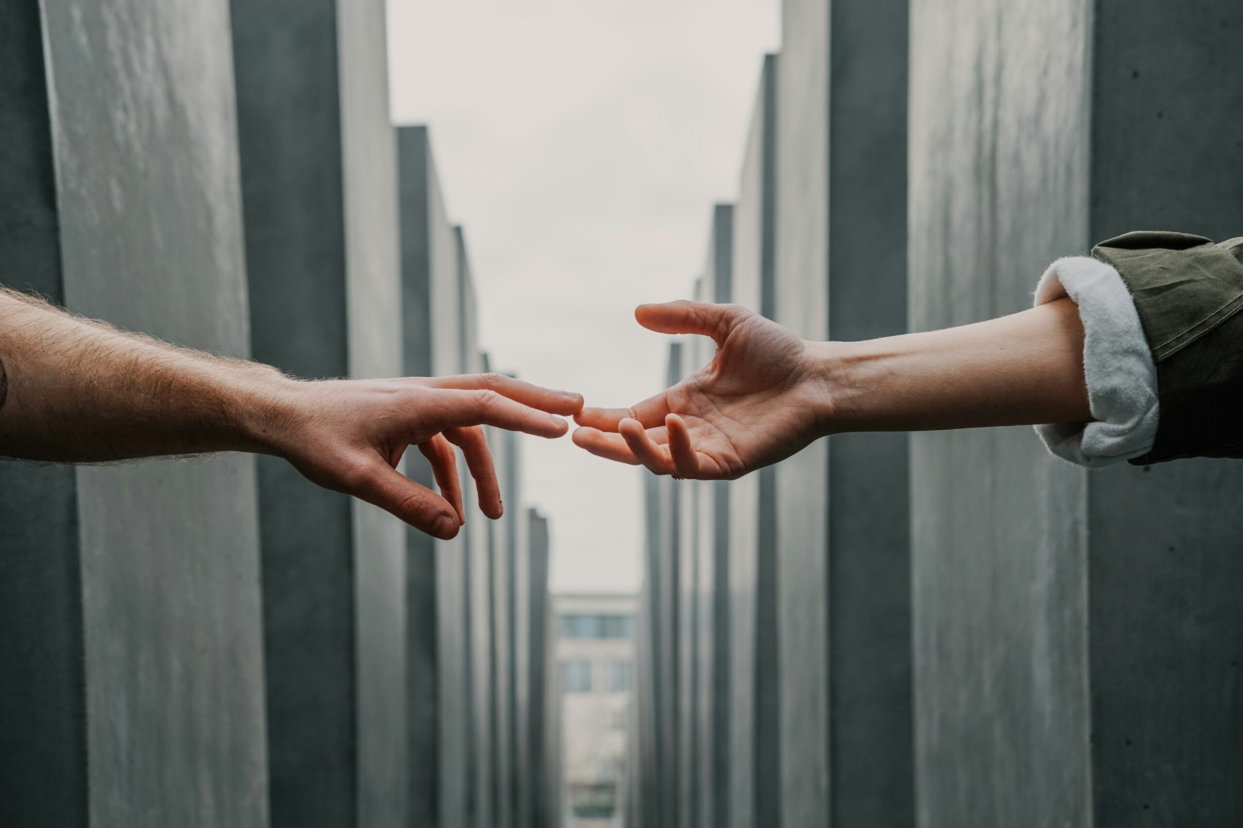 El Amor Tóxico: ¿Dónde Acaba el Amor y Comienza la Dependencia Emocional?
